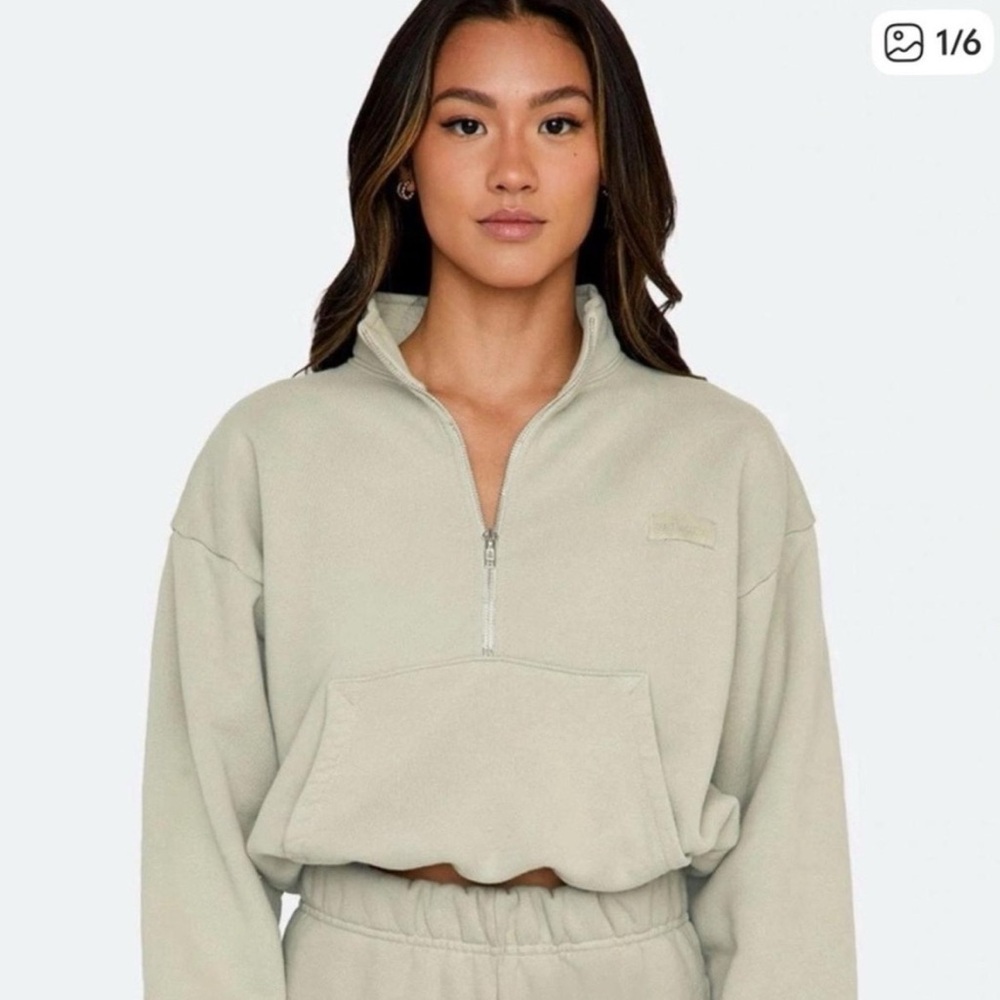 SET ACTIVE USA Fleece Half-Zip
Cropped Pullover - Size S (Sage Green)